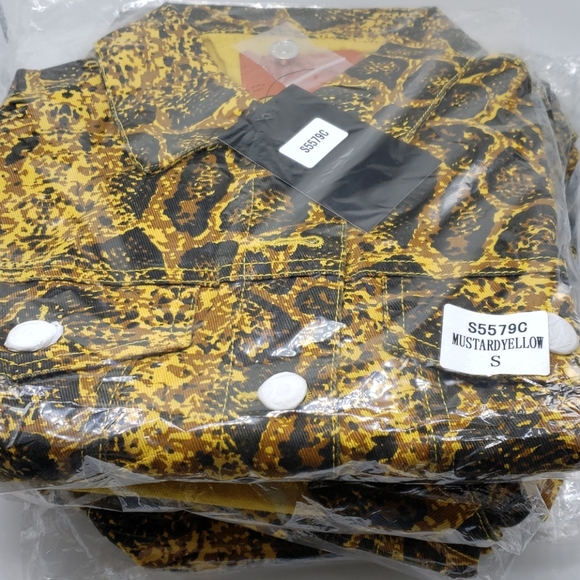 Denim Snakeskin Cropped Jacket - Picture 9 of 10